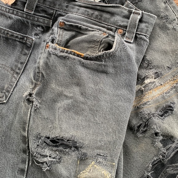 Levi’s Mens 560’s 34 x 36 distressed jeans - patched with custom sewing 🧵 - Picture 6 of 8
